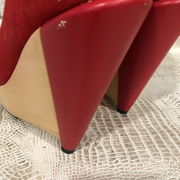 Kelsi Dagger Women’s Red Acalia Wedge Heels - Picture 3 of 9